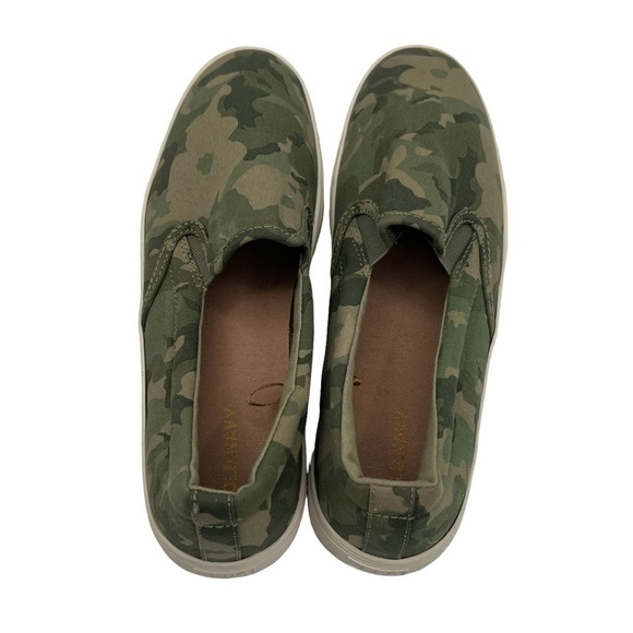 Old Navy Green Camo Slip-On Canvas Sneakers Size 8 Women's - Picture 4 of 8